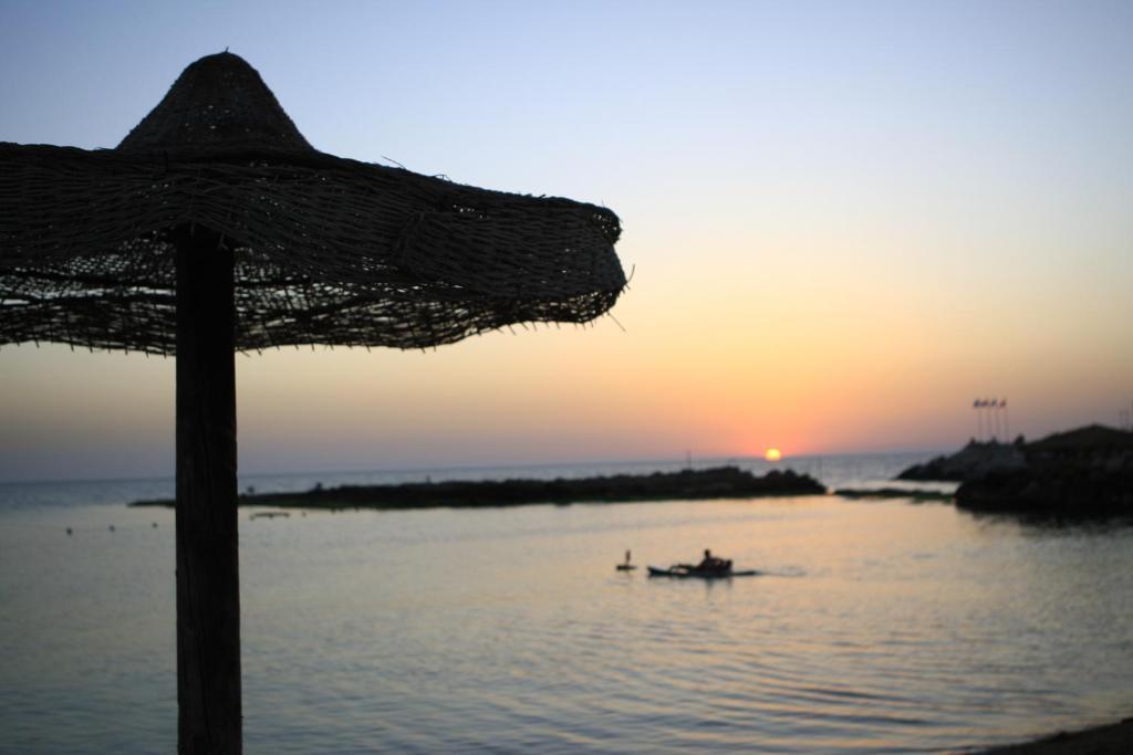 Sawary Beach Hotel Batroûn Екстериор снимка