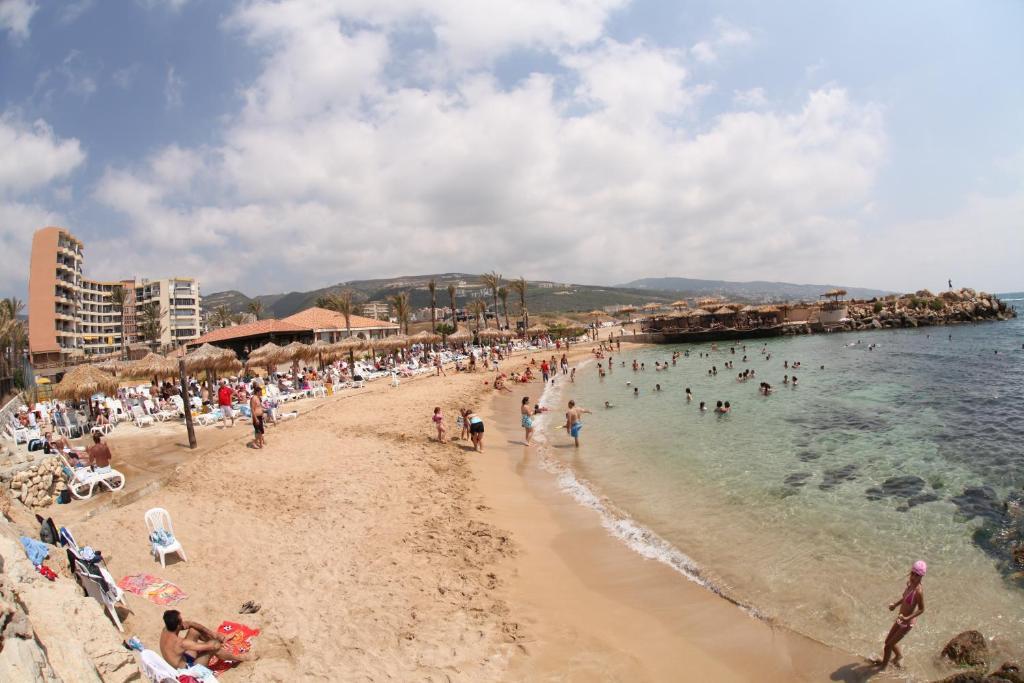 Sawary Beach Hotel Batroûn Екстериор снимка