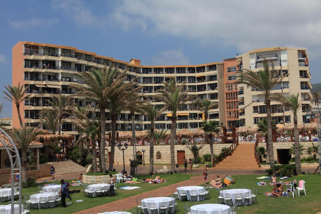 Sawary Beach Hotel Batroûn Екстериор снимка