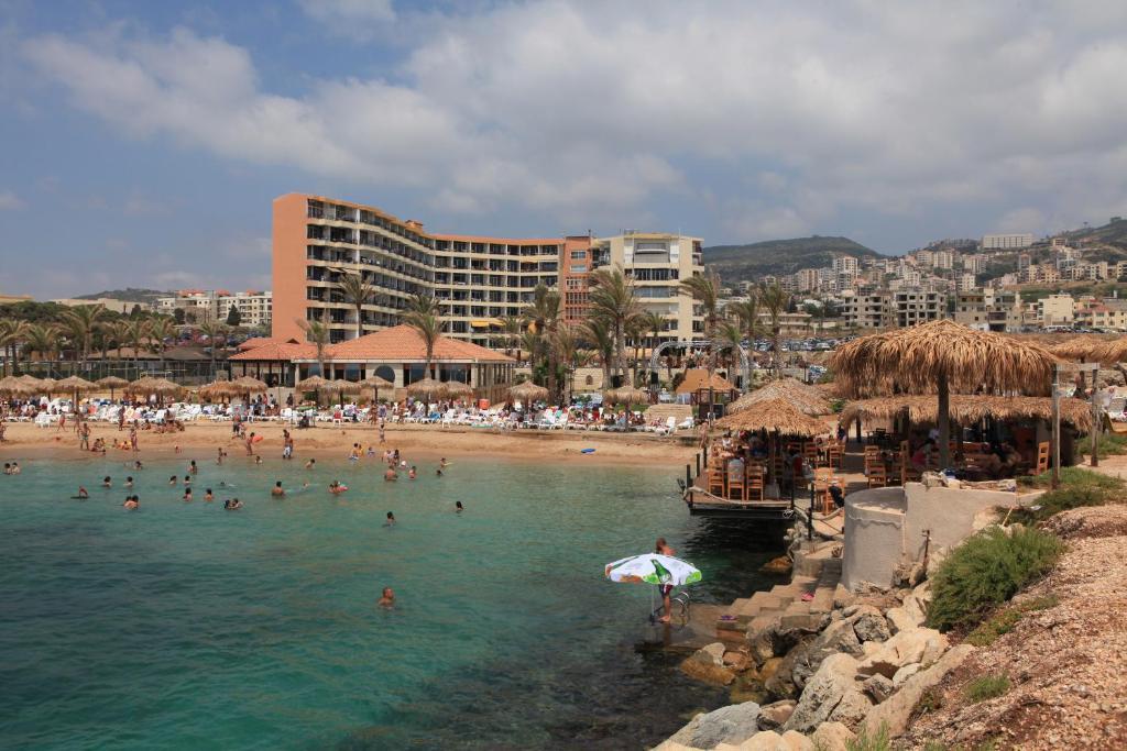 Sawary Beach Hotel Batroûn Екстериор снимка