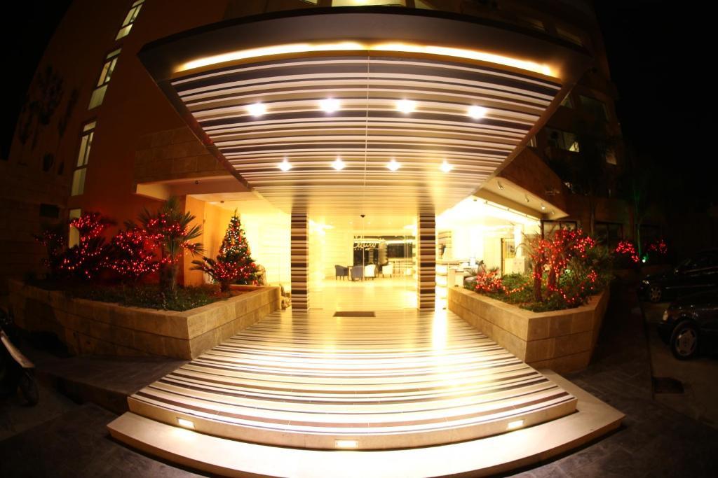 Sawary Beach Hotel Batroûn Екстериор снимка
