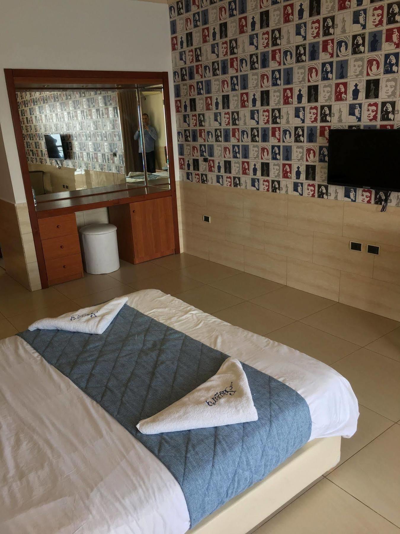 Sawary Beach Hotel Batroûn Екстериор снимка